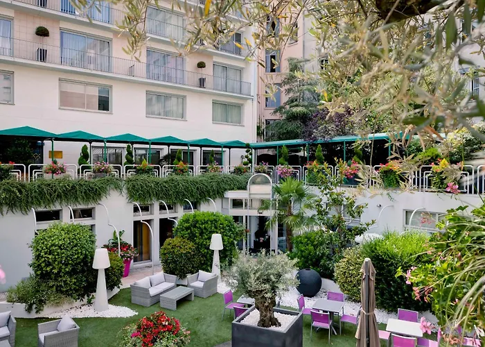 Hôtel Charlemagne by Happyculture
