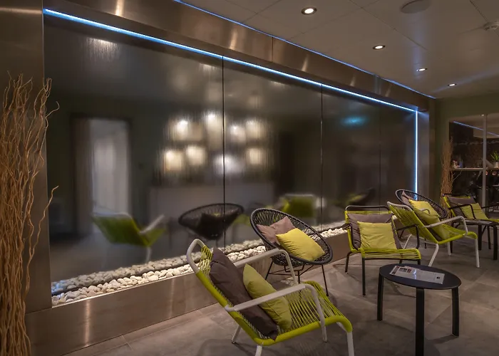 Kyriad Prestige Lyon Est - Saint Priest Eurexpo Hotel And Spa